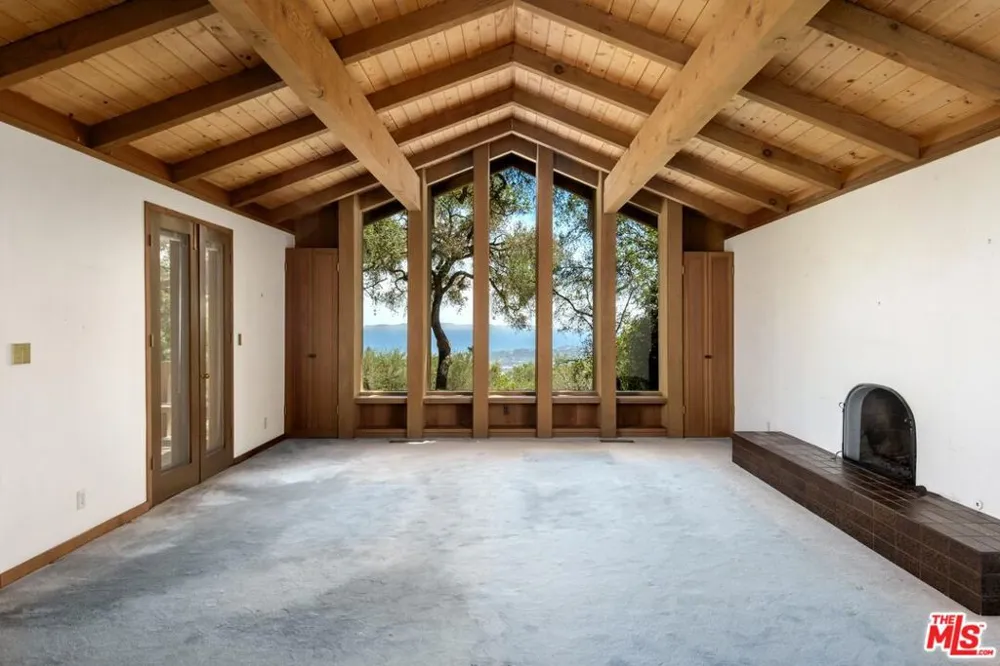 1303 Las Alturas Road Santa Barbara, CA 93103