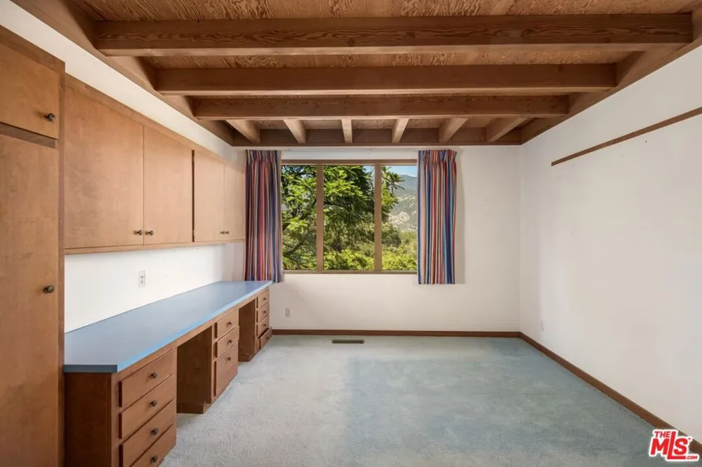 1303 Las Alturas Road Santa Barbara, CA 93103