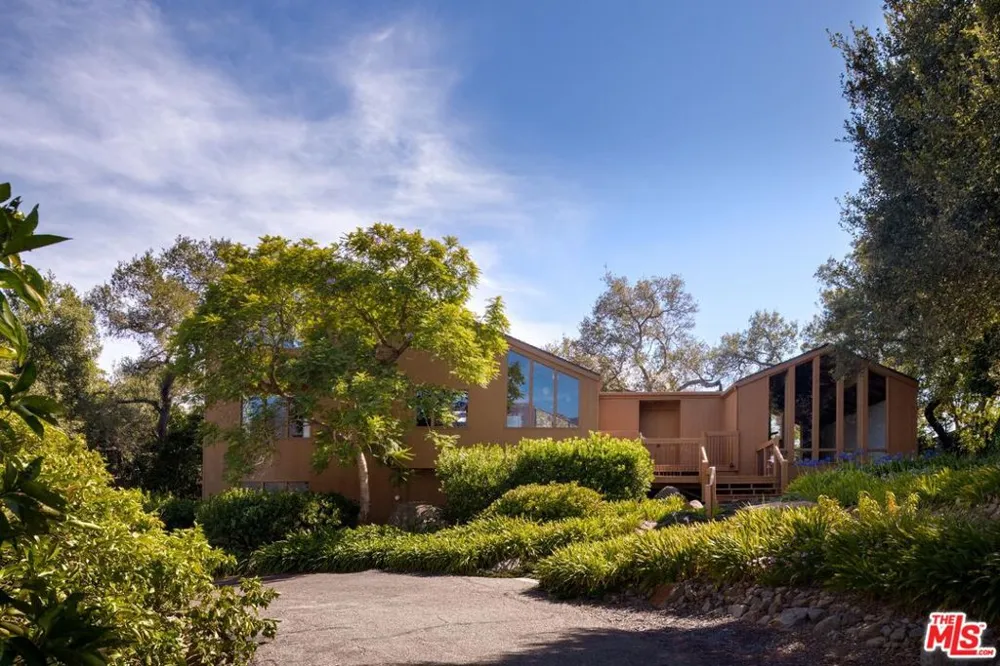 1303 Las Alturas Road Santa Barbara, CA 93103