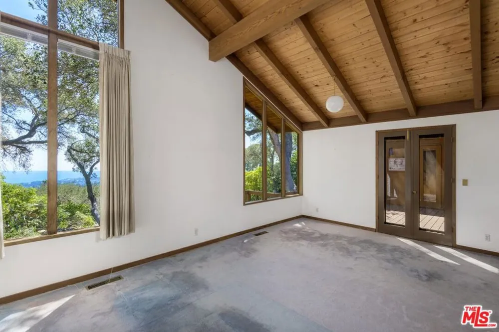 1303 Las Alturas Road Santa Barbara, CA 93103