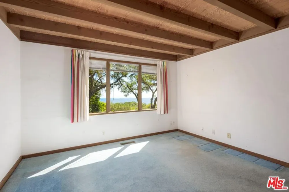 1303 Las Alturas Road Santa Barbara, CA 93103