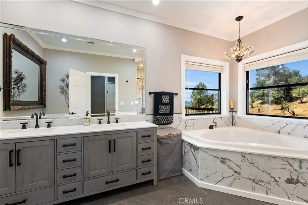 14244 Sanns Court Clearlake Oaks, CA 95423