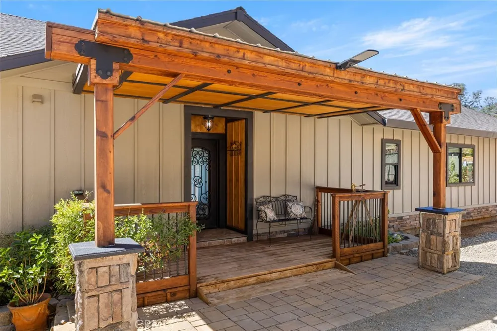 14244 Sanns Court Clearlake Oaks, CA 95423