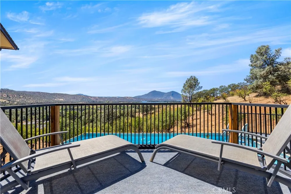 14244 Sanns Court Clearlake Oaks, CA 95423