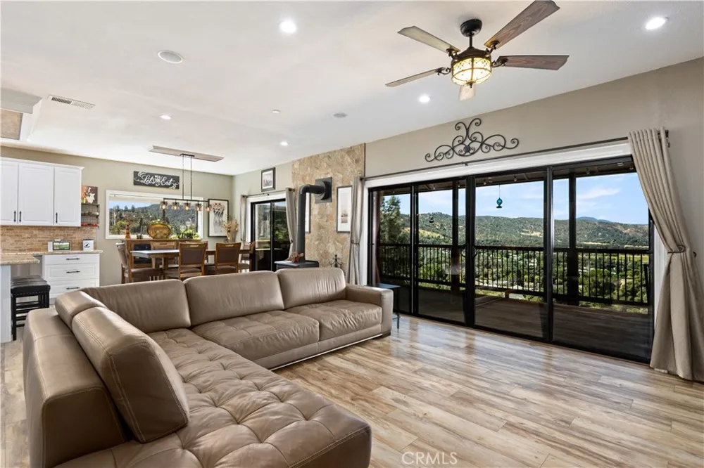14244 Sanns Court Clearlake Oaks, CA 95423