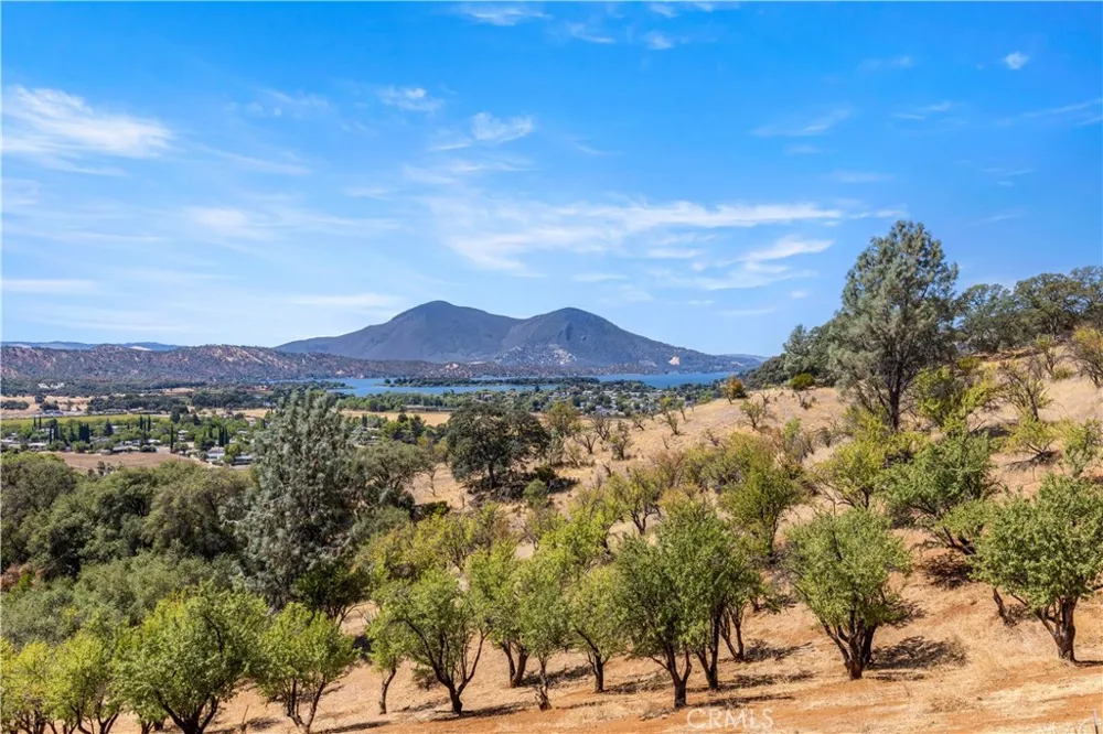 14244 Sanns Court Clearlake Oaks, CA 95423