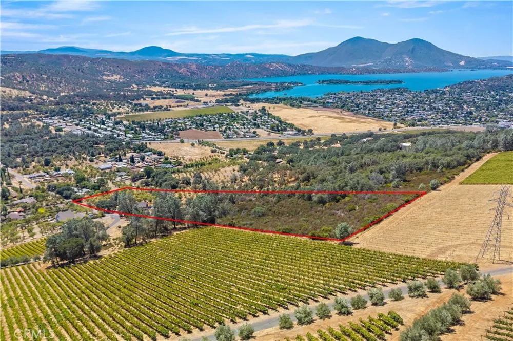 14244 Sanns Court Clearlake Oaks, CA 95423