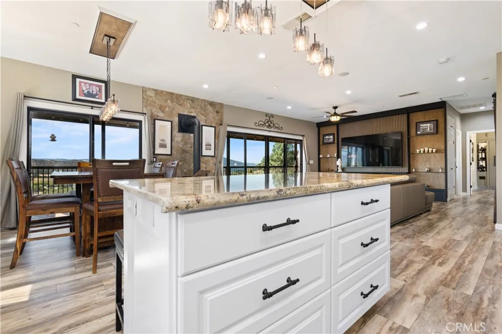 14244 Sanns Court Clearlake Oaks, CA 95423
