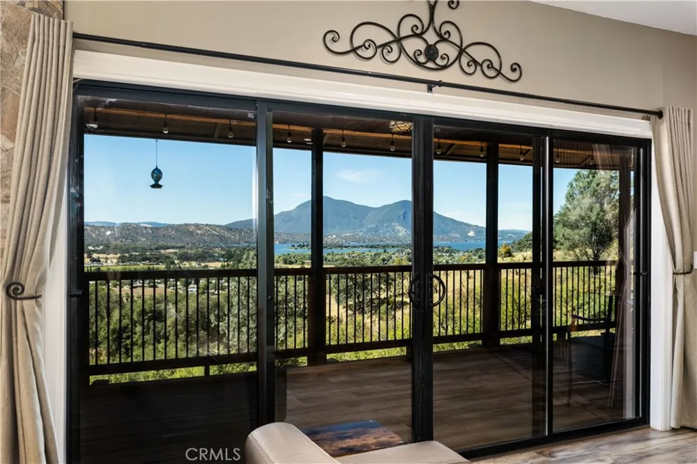 14244 Sanns Court Clearlake Oaks, CA 95423