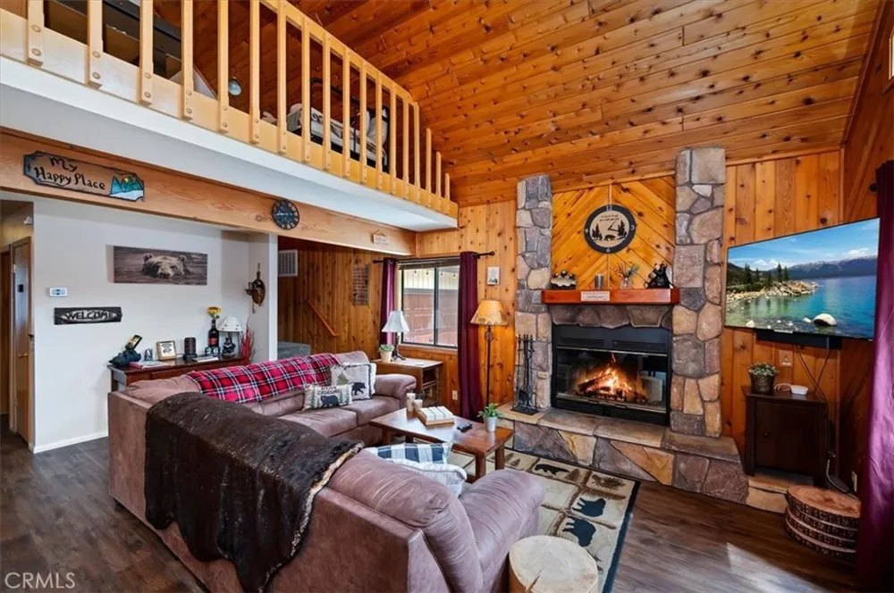 376 Crystal Lake Big Bear Lake, CA 92315