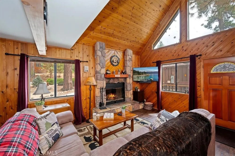 376 Crystal Lake Big Bear Lake, CA 92315