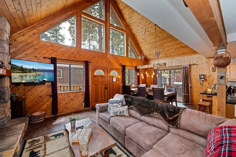 376 Crystal Lake Big Bear Lake, CA 92315