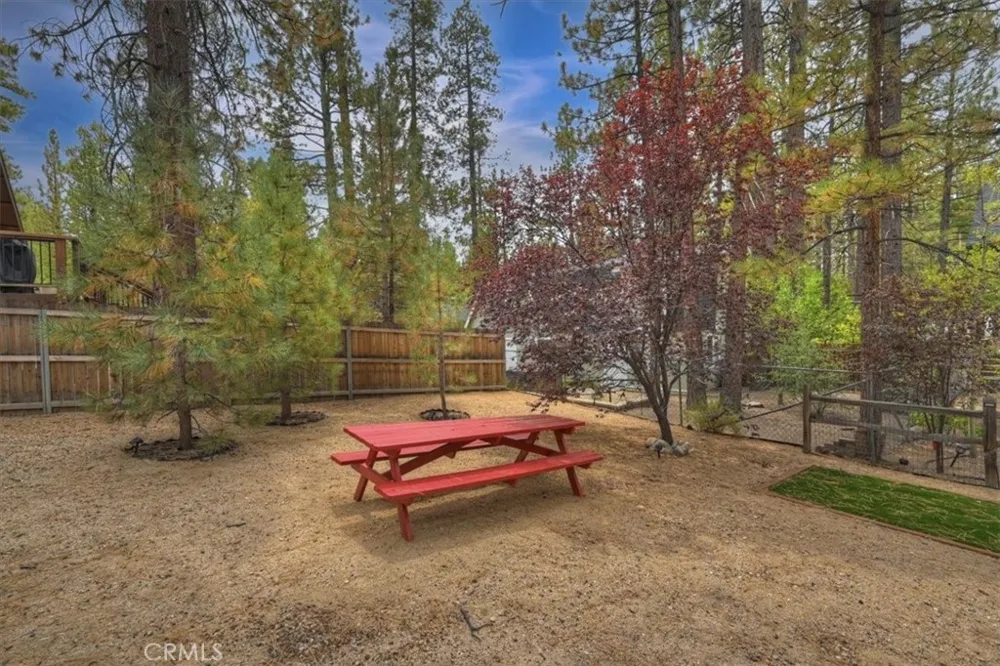 376 Crystal Lake Big Bear Lake, CA 92315