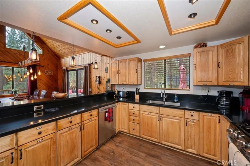376 Crystal Lake Big Bear Lake, CA 92315