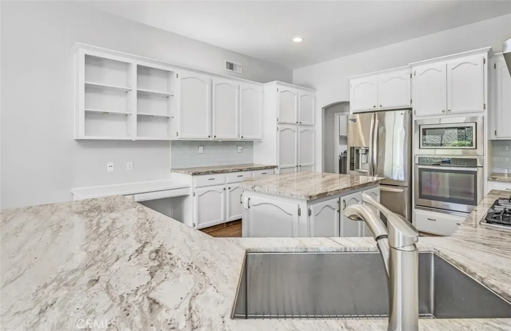 10918 Rosslyn Lane Bakersfield, CA 93311