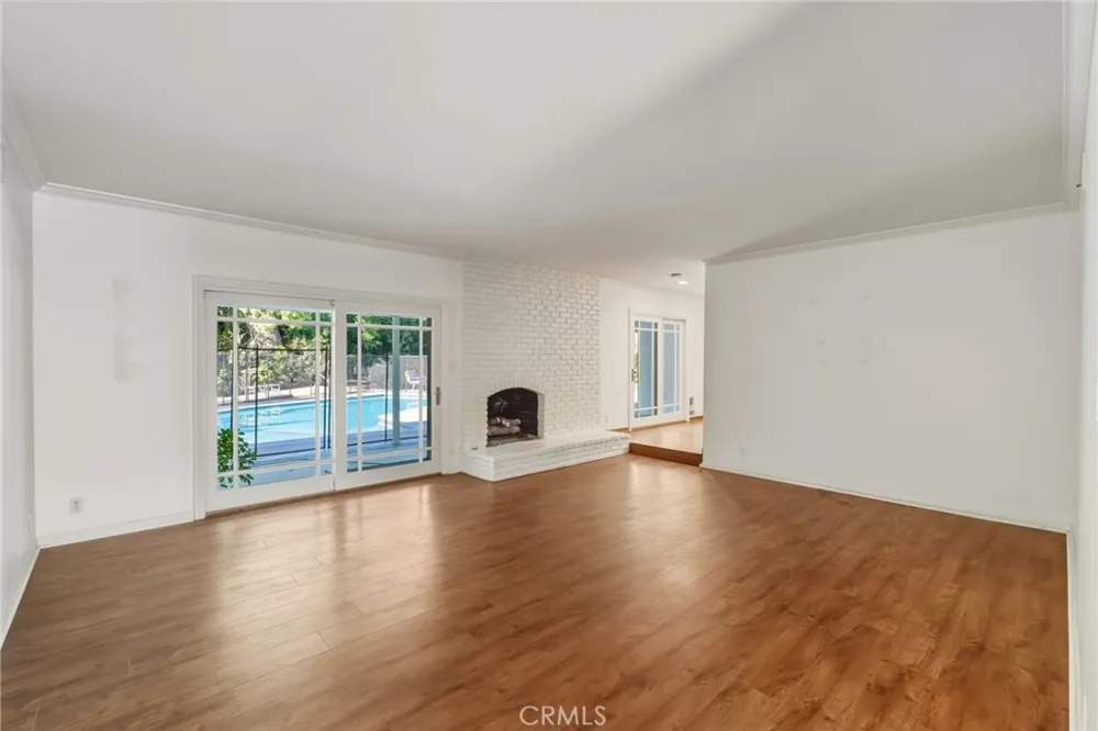 5057 Shirley Tarzana, CA 91356