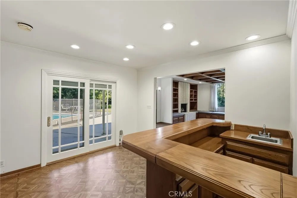 5057 Shirley Tarzana, CA 91356