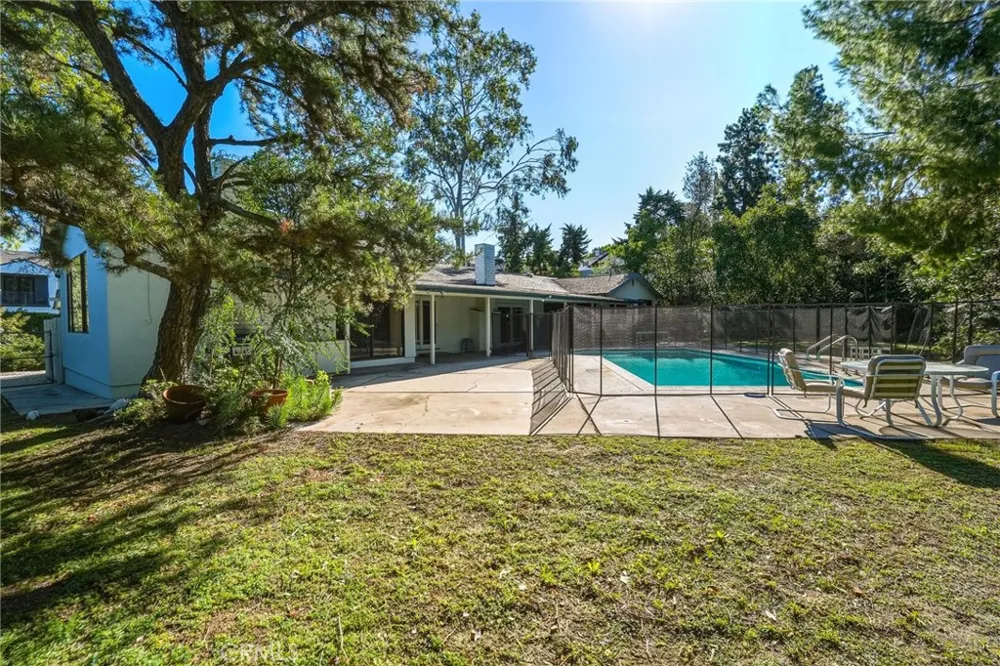 5057 Shirley Tarzana, CA 91356