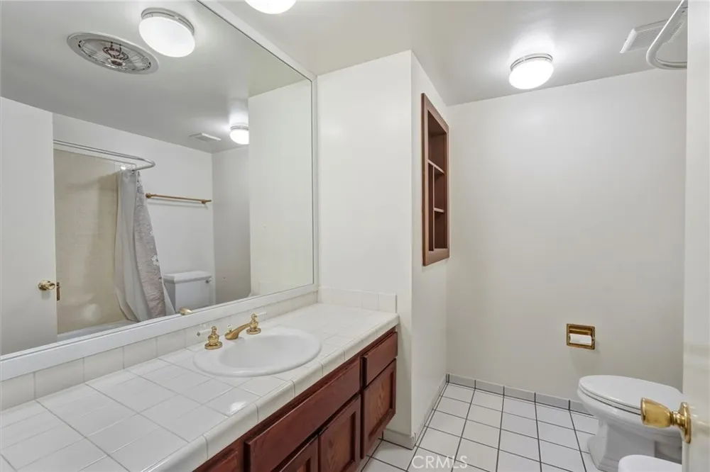 5057 Shirley Tarzana, CA 91356