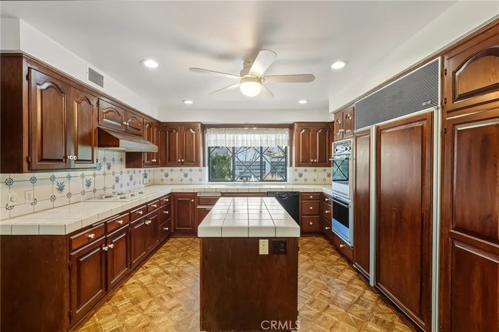 5057 Shirley Tarzana, CA 91356