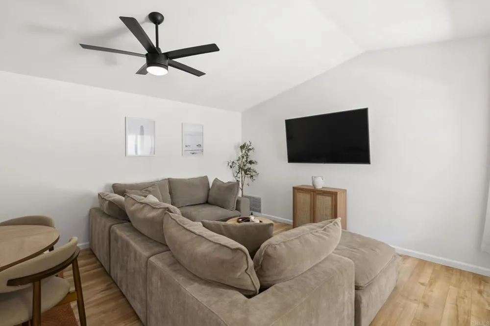 4733 DALEA PL Oceanside, CA 92057
