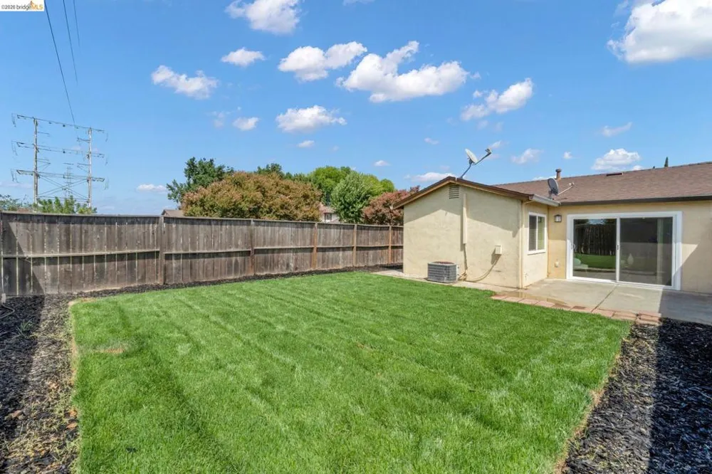 1300 Trembath Ln Antioch, CA 94509