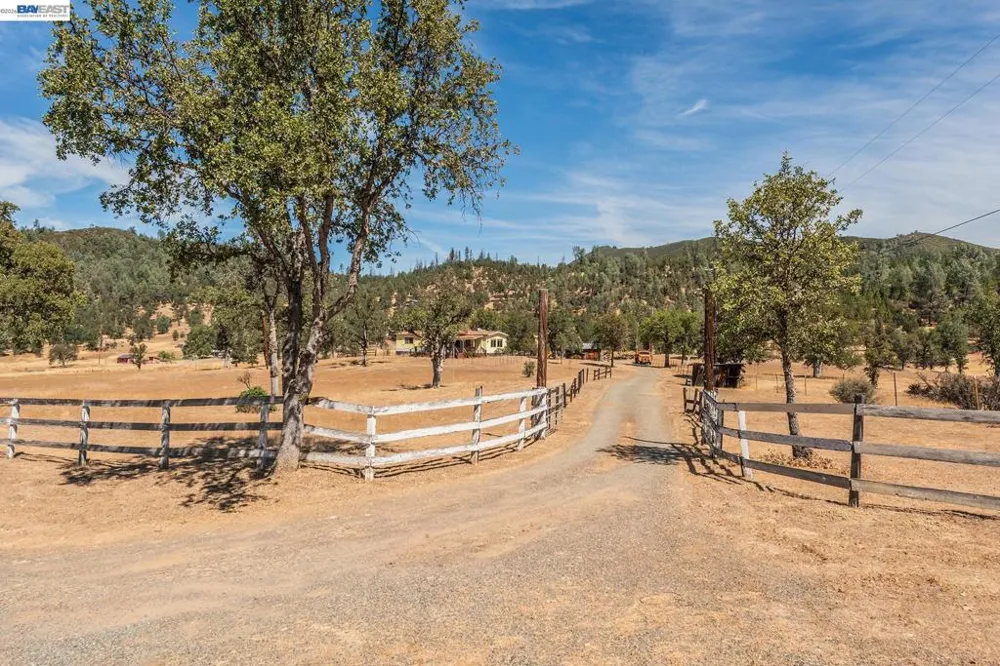 61 Blanchard Flat Douglas City, CA 96024
