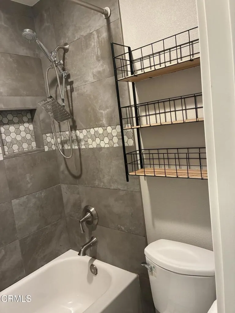 1640 Parakeet Court Ventura, CA 93003