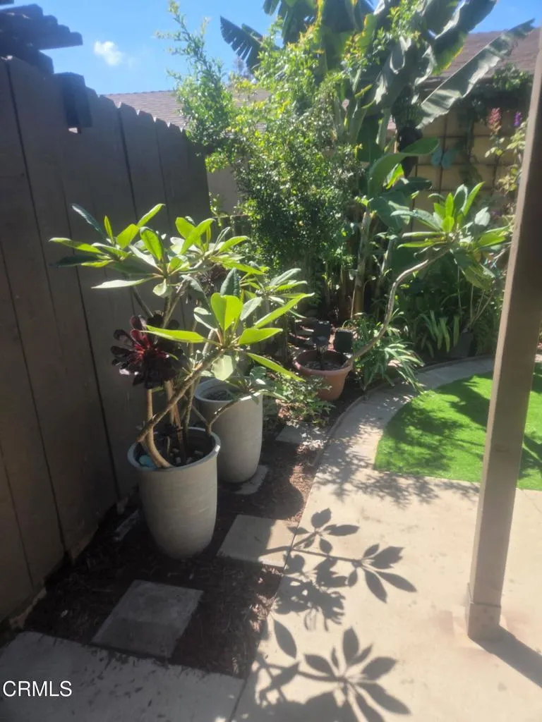 1640 Parakeet Court Ventura, CA 93003