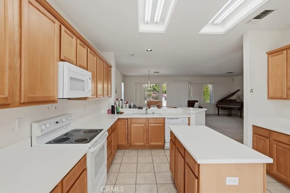 39375 Falconwood Court Palm Desert, CA 92211