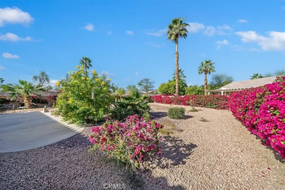 39375 Falconwood Court Palm Desert, CA 92211