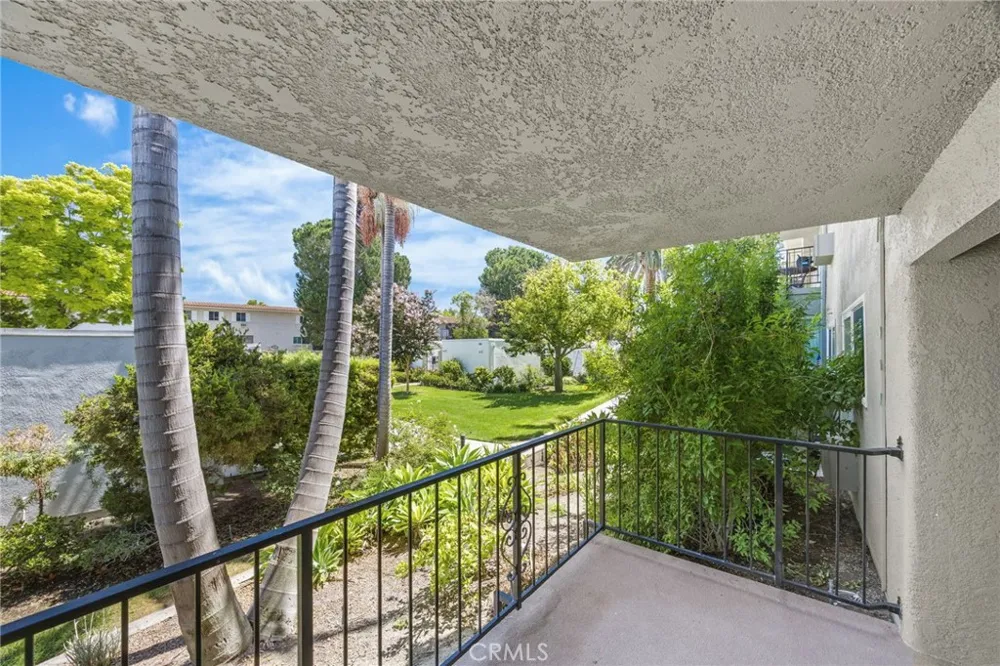 2354 Via Mariposa W #1E Laguna Woods, CA 92637