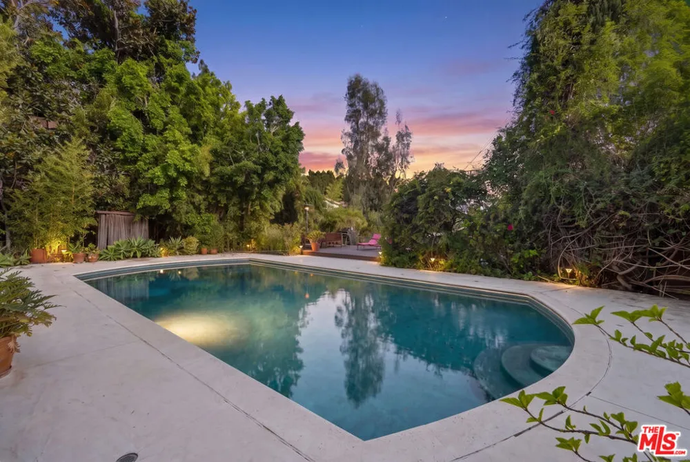 8494 Carlton Way Los Angeles, CA 90069