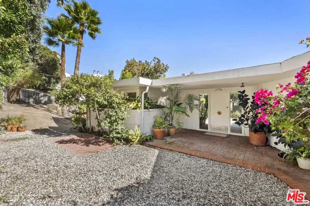8494 Carlton Way Los Angeles, CA 90069