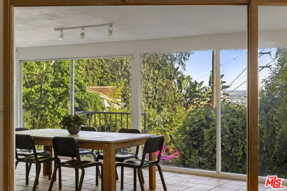 8494 Carlton Way Los Angeles, CA 90069