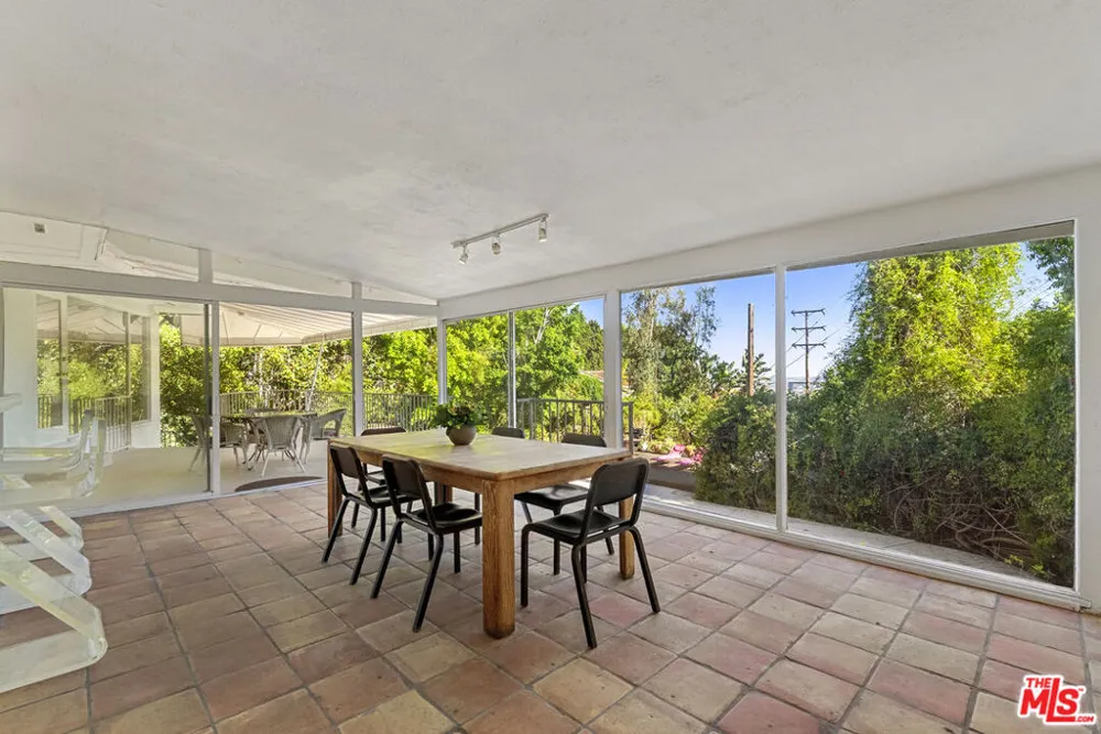 8494 Carlton Way Los Angeles, CA 90069
