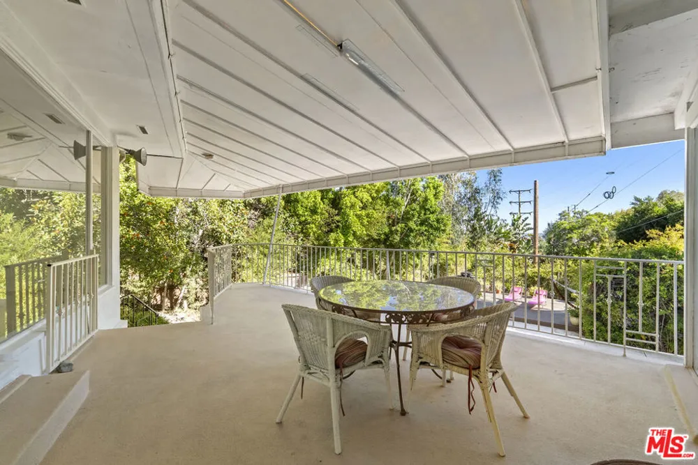 8494 Carlton Way Los Angeles, CA 90069