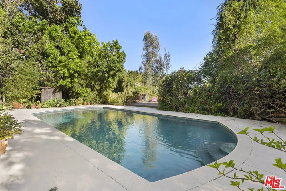8494 Carlton Way Los Angeles, CA 90069