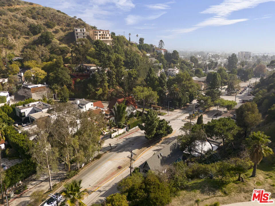 1815 Laurel Canyon Boulevard Los Angeles, CA 90046
