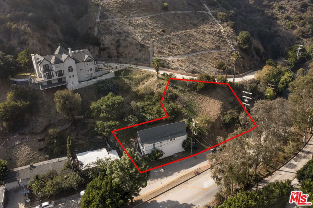 1815 Laurel Canyon Boulevard Los Angeles, CA 90046