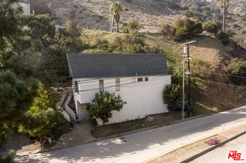 1815 Laurel Canyon Boulevard Los Angeles, CA 90046