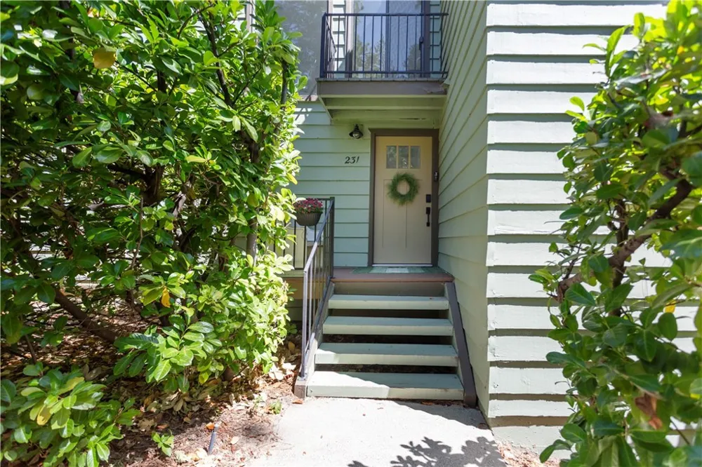 27721 Peninsula Drive #231 Lake Arrowhead, CA 92352