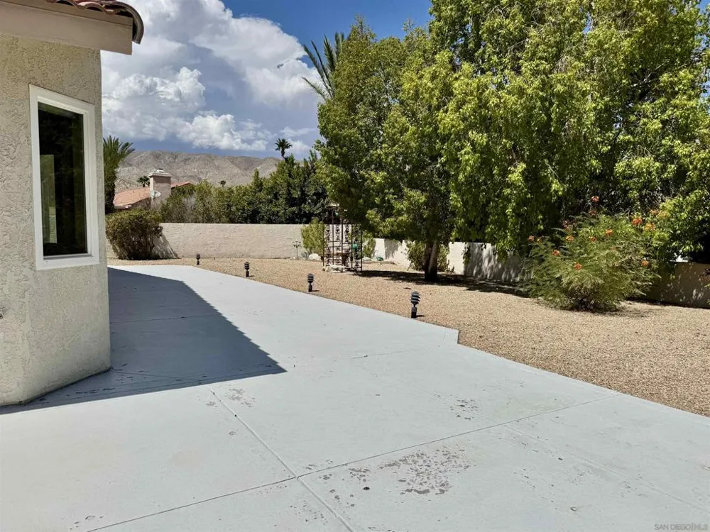 9770 Middlecoff Ct Desert Hot Springs, CA 92240