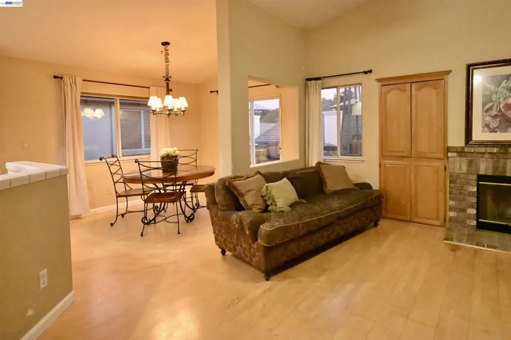 8051 Canyon Creek Cir Pleasanton, CA 94588