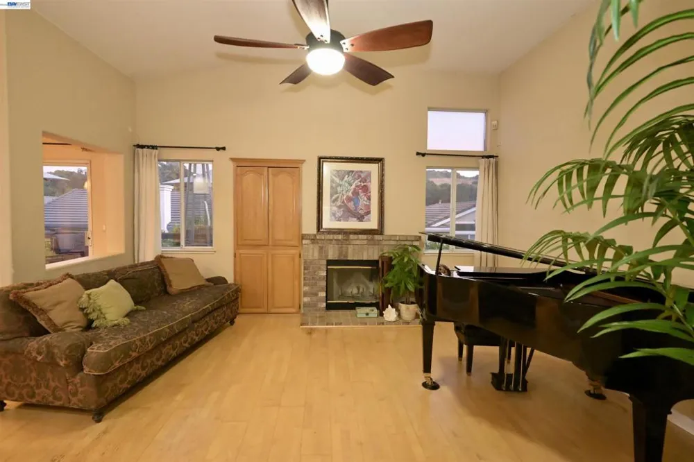 8051 Canyon Creek Cir Pleasanton, CA 94588