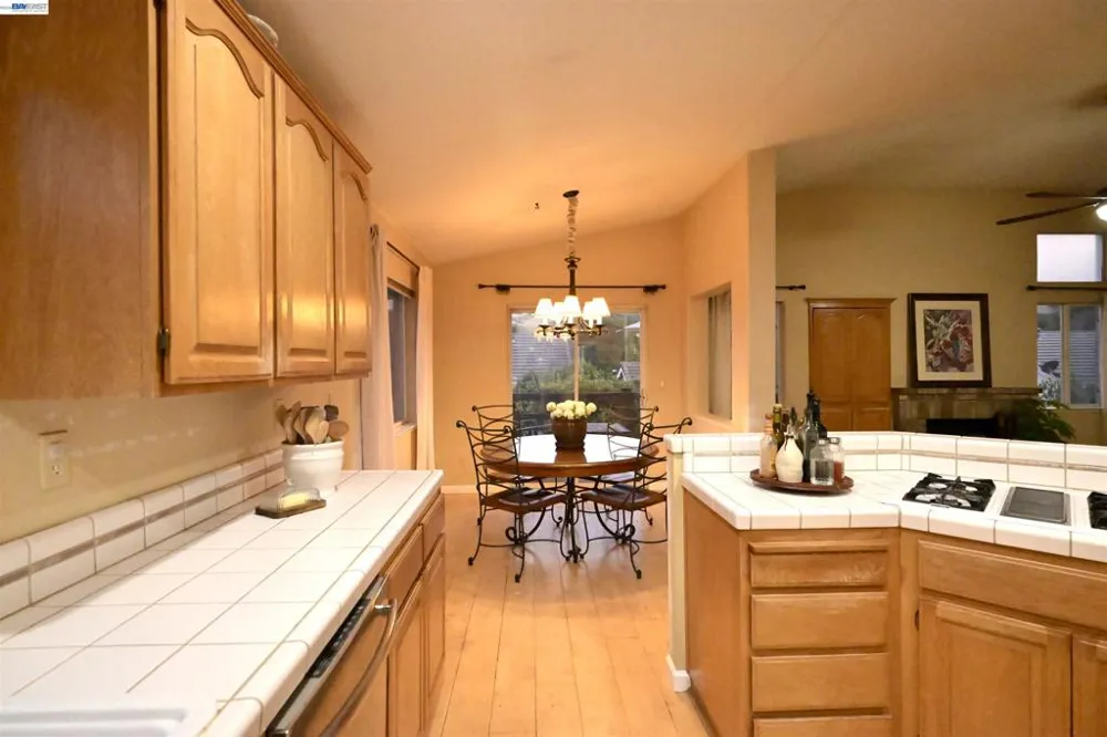 8051 Canyon Creek Cir Pleasanton, CA 94588