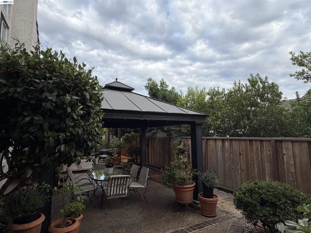 8051 Canyon Creek Cir Pleasanton, CA 94588