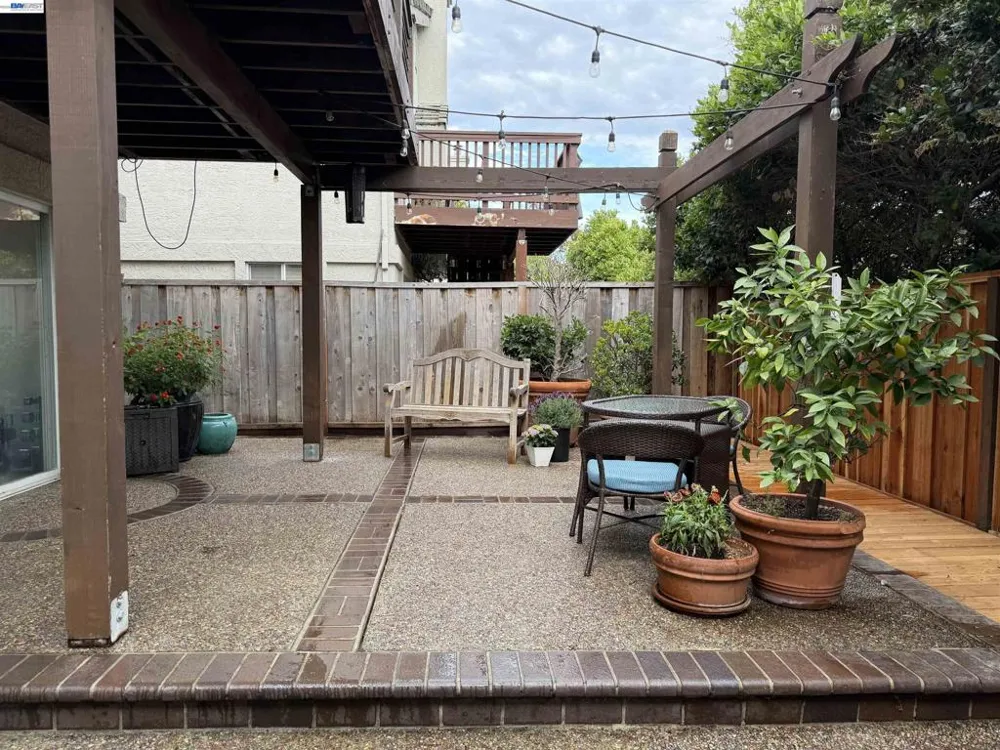 8051 Canyon Creek Cir Pleasanton, CA 94588