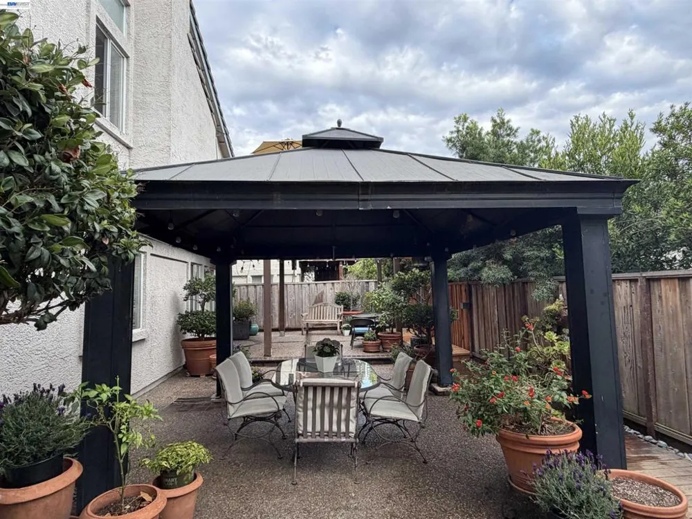 8051 Canyon Creek Cir Pleasanton, CA 94588