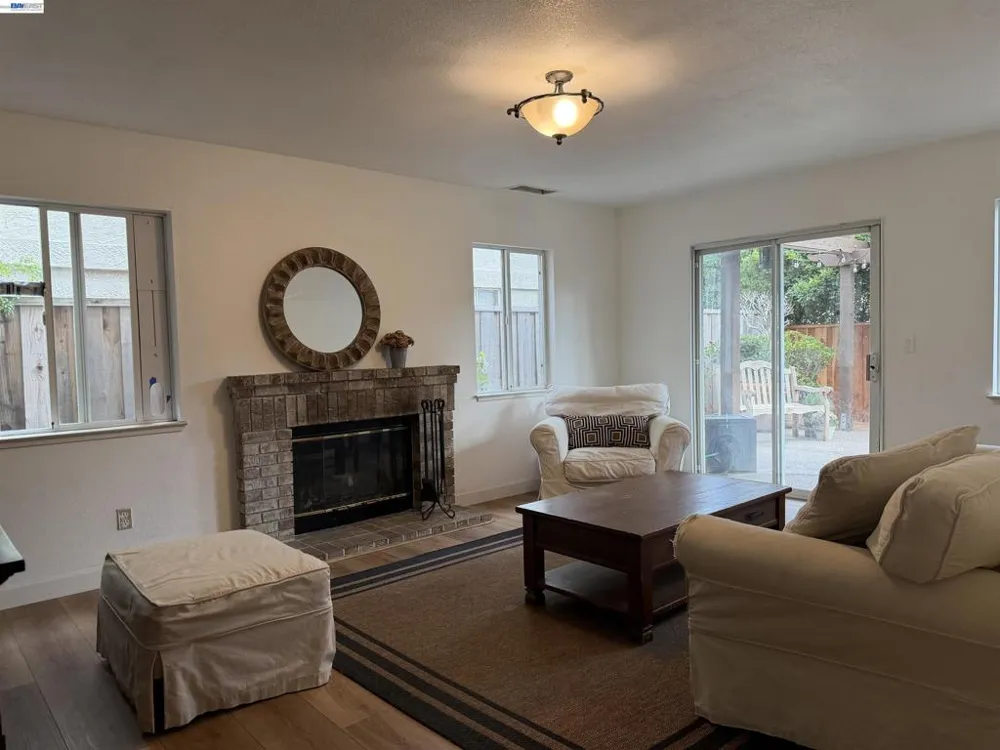 8051 Canyon Creek Cir Pleasanton, CA 94588